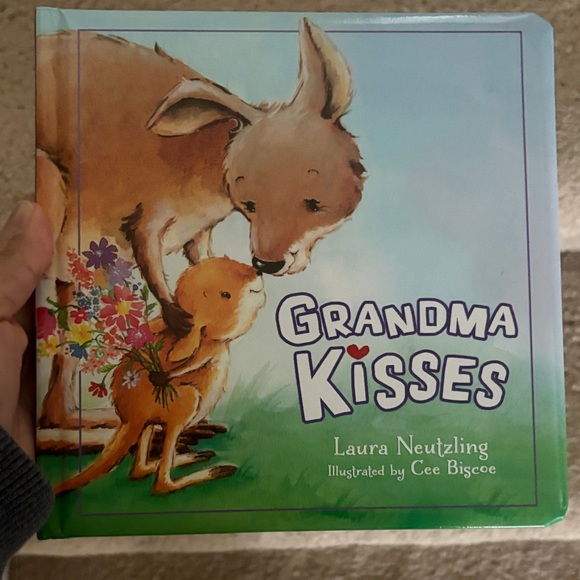 Target Other - Target Kids Book - Grandma Kisses